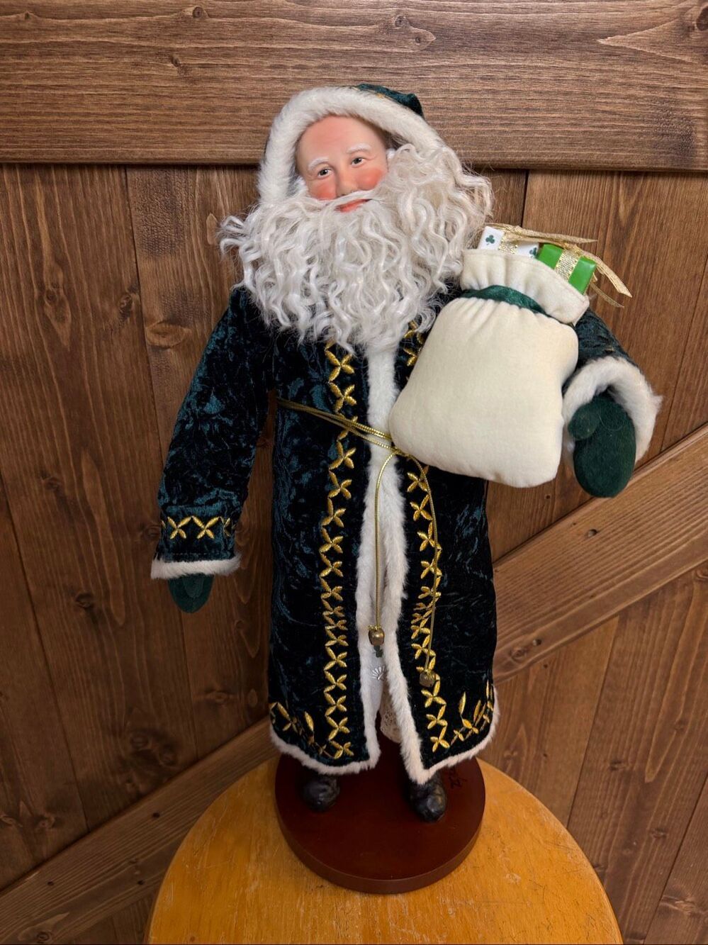 Waterford Holiday Heirlooms “Irish Splendor Santa” Figurine 75/3000 (9211)